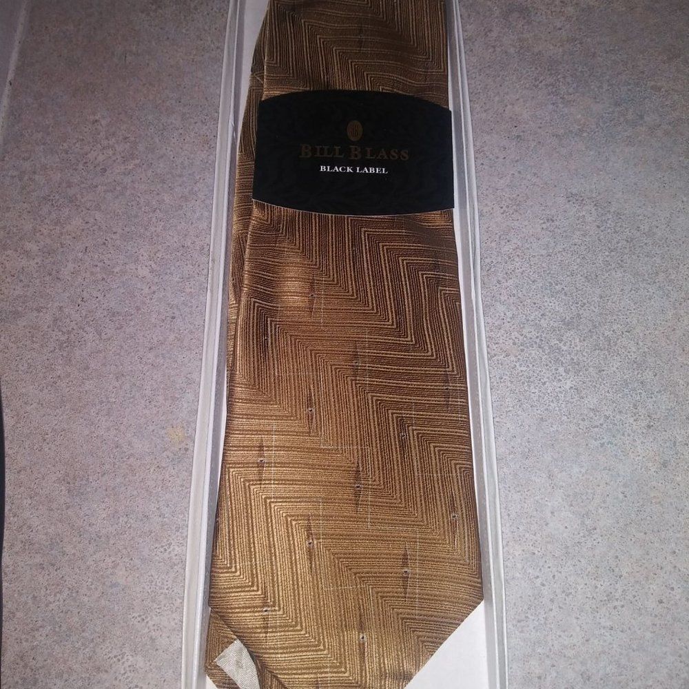 BILL BLASS "BLACK LABEL" Mens 100% Silk Tie